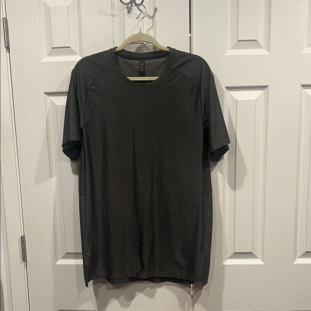 Lululemon Men's Black with print T-Shirt